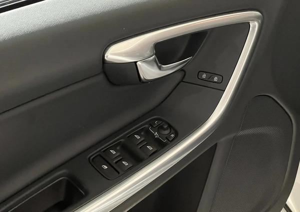 Volvo V60 cena 110000 przebieg: 146000, rok produkcji 2018 z Międzyrzec Podlaski małe 121